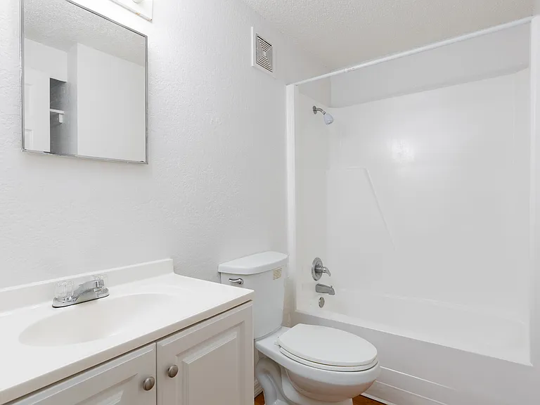 Blossom Corners Apartments — Photo 13