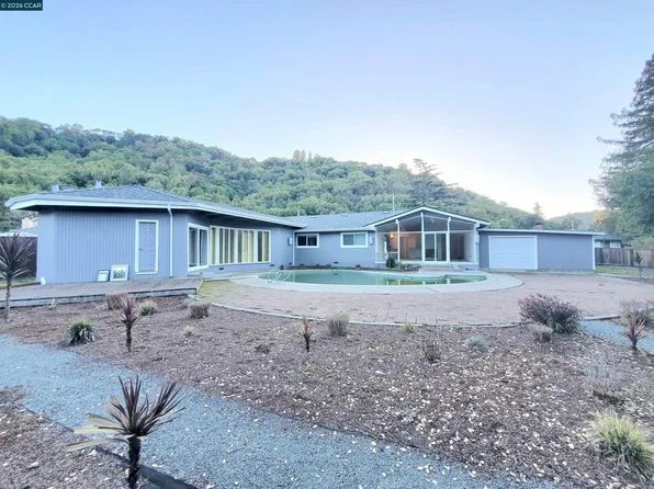 2420 Tomar Ct, Pinole, CA 94564