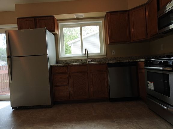 4th image of 200 Kenilworth Dr
