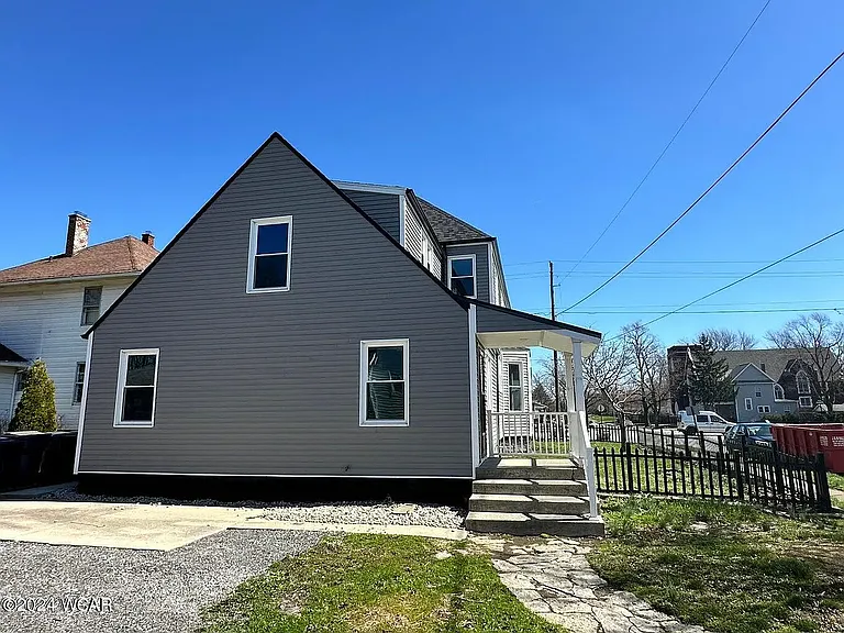 1102 Richie Ave — Photo 3