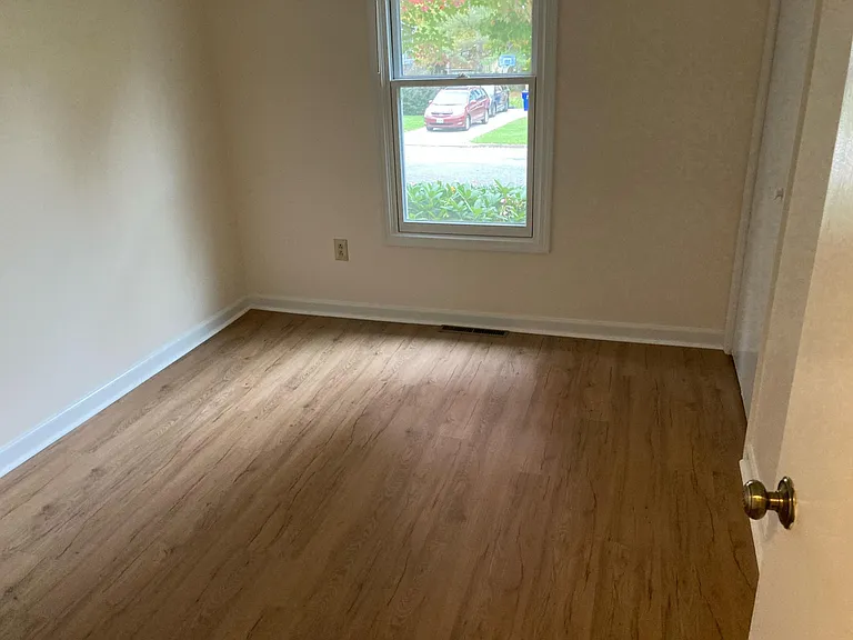 2510 Plymouth St — Photo 11