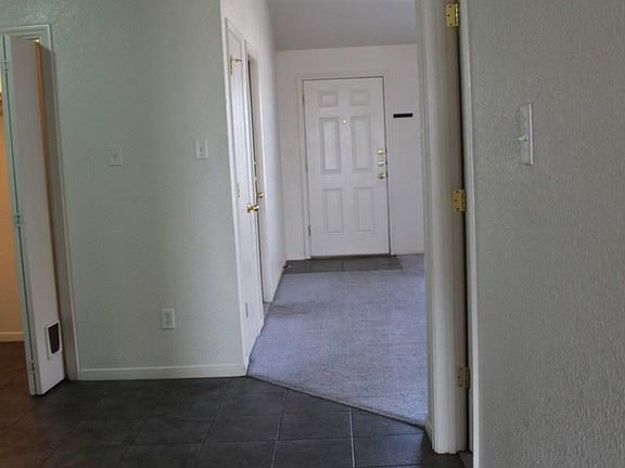 4th image of 406 Primrose Dr Unit A