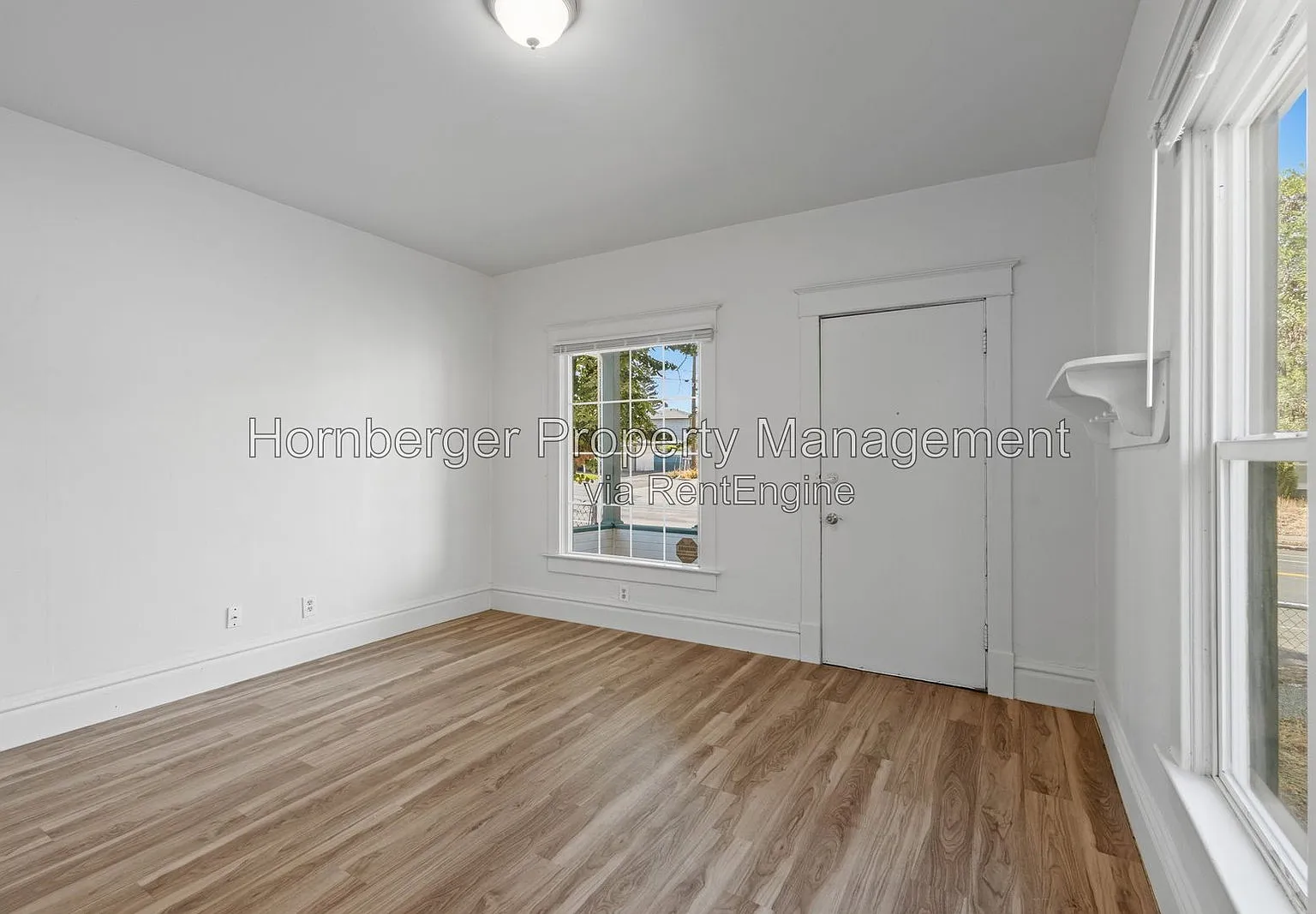 2 bed, 1.0 bath, 940 sqft, $1,350 — Photo 4