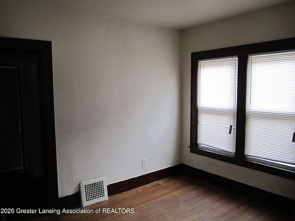 4th image of 328 S Holmes St