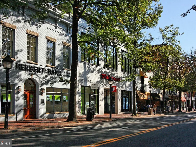 314 S Alfred St — Photo 32