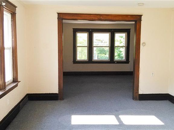 3rd image of 1512 Ferry Ave