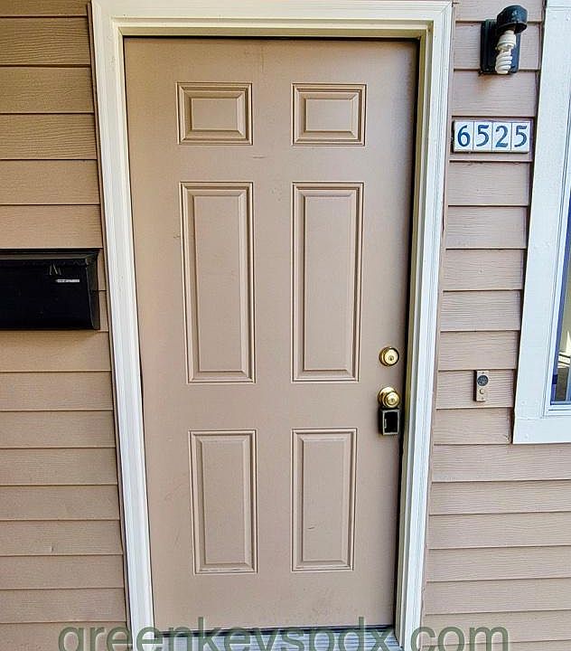 Front door of 6525