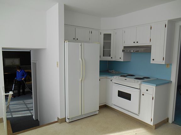 Kitchen left