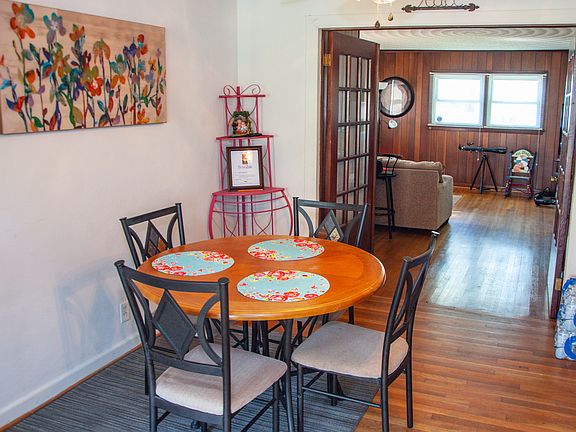 4th image of 8025 Arrowwood Ct