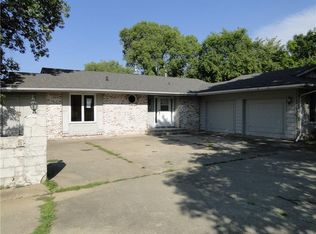 6751 NW Trail Ridge Dr, Johnston, IA 50131