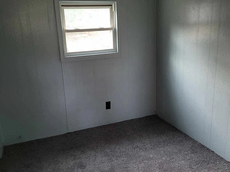 1421 Lee Ave — Photo 9