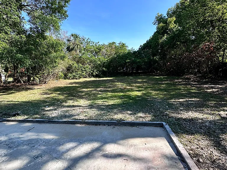 6650 Pinnochio Dr — Photo 2