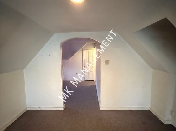 365 E South St APT 3