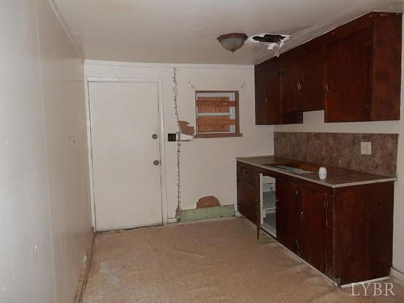 4th image of 1810 Ozone Ct #1812