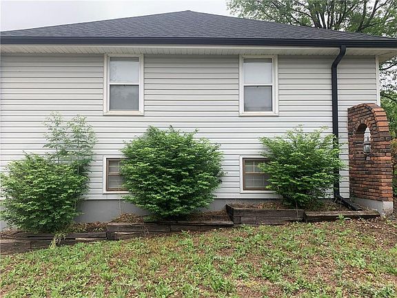4th image of 8500 Sterling Ave
