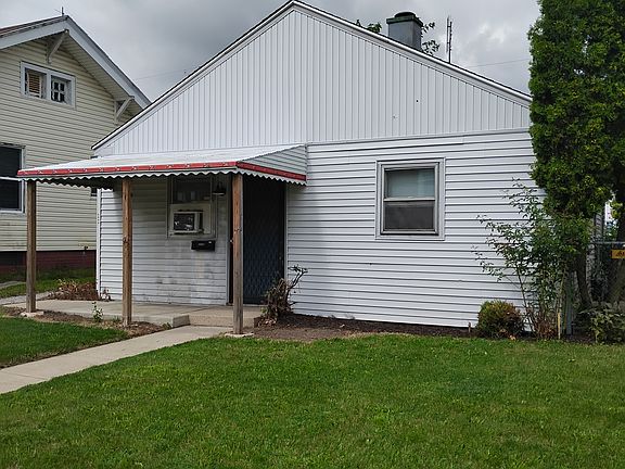 FRONT OF HOUSE VIEW 2