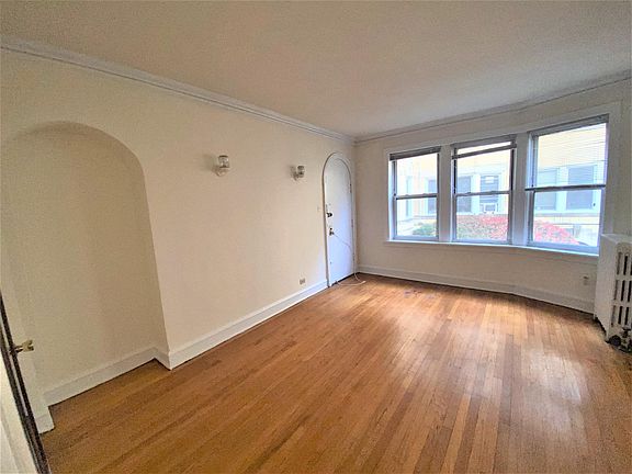 4th image of 4441 N Wolcott Ave #1W