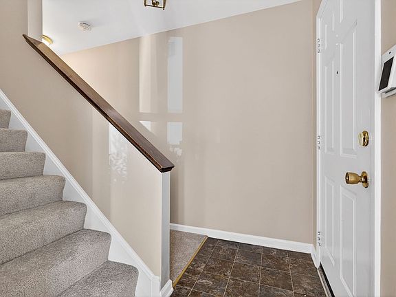 3rd image of 19 Mellon St