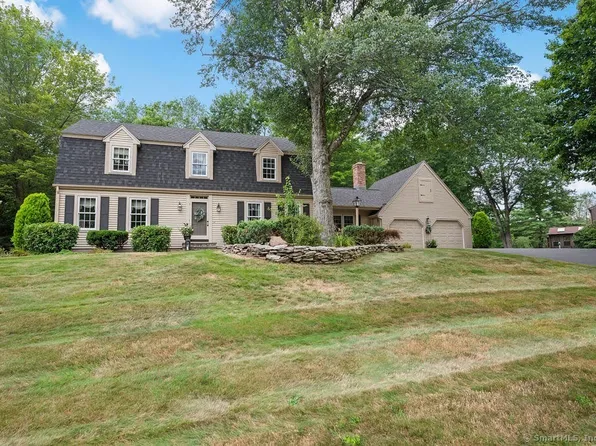 4 Shire Drive, Wallingford, CT 06492