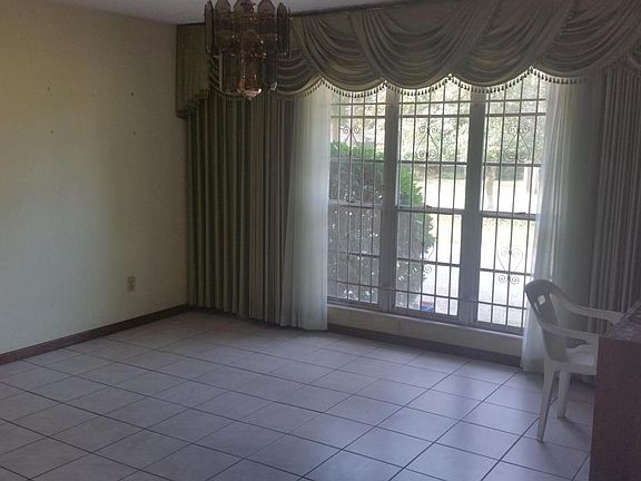 3rd image of 4022 Gillislee Dr W
