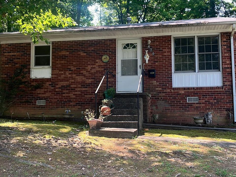 1st image of 670 Dogwood Cir