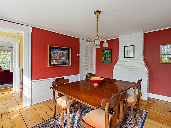 3rd image of 636 Green St Unit 636