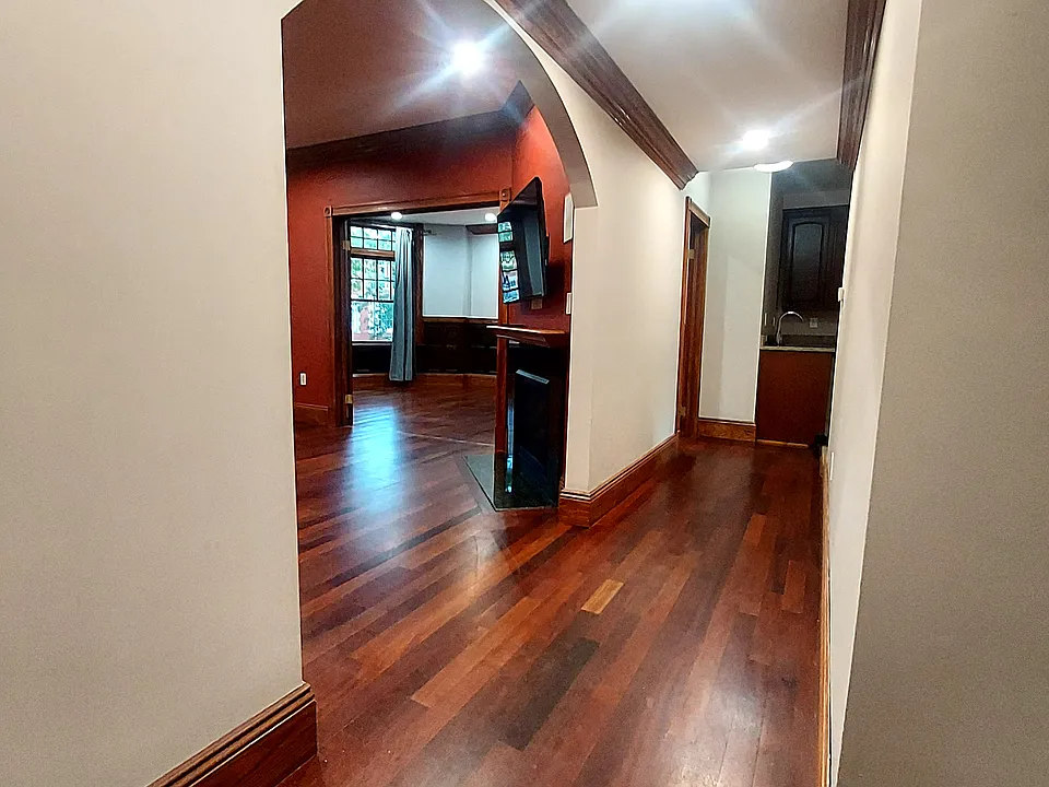 9 Strathmore Rd #3