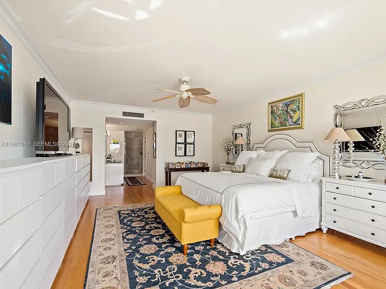 2416 Fisher Island Dr #5106 — Photo 31