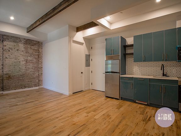 2nd image of 89 Moffat St #B3