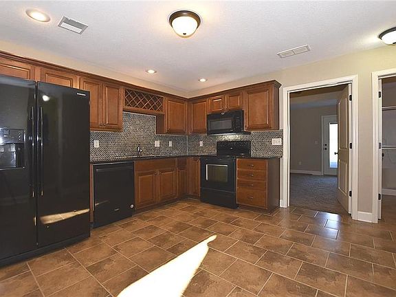 4th image of 13655 Oak Valley Dr