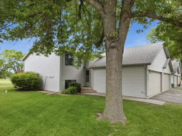 2830 32nd St S, Moorhead, MN 56560