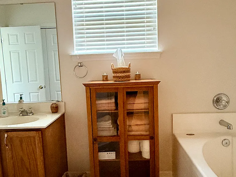 7401 Hermitage Ln — Photo 22