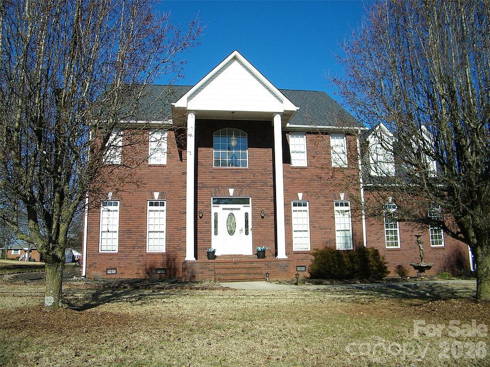 1st image of 509 E Main St