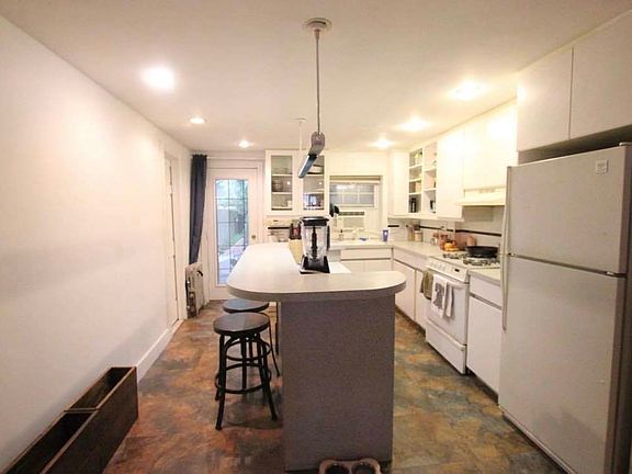 2nd image of 307 14th St