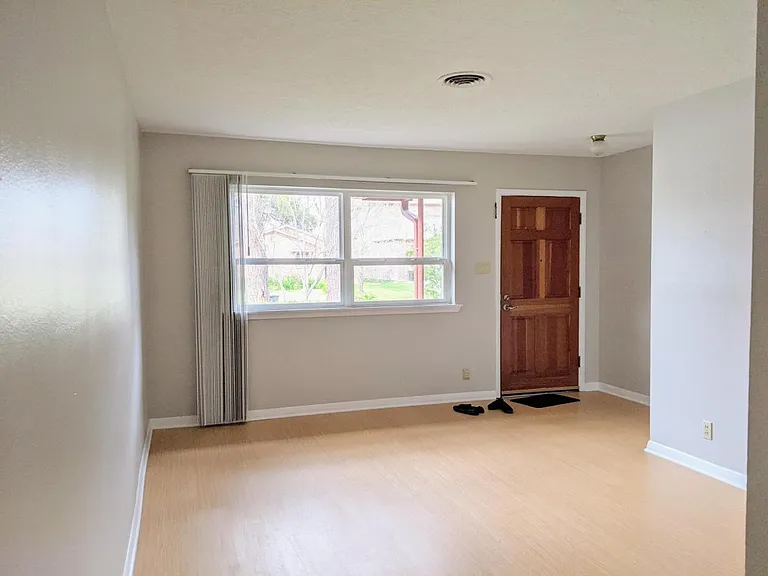 5527 Darnell St — Photo 28