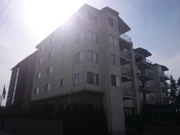 9023 Mary Ave NW #2, Seattle, WA 98117