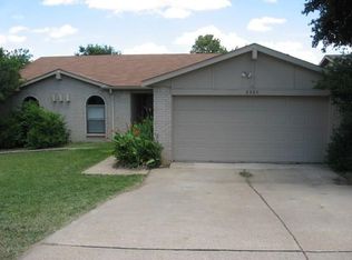 2205 Foxcroft Ln, Arlington, TX 76014