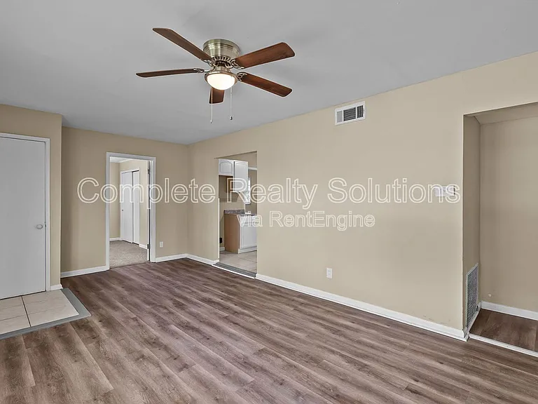 1132 Redman Blvd — Photo 5