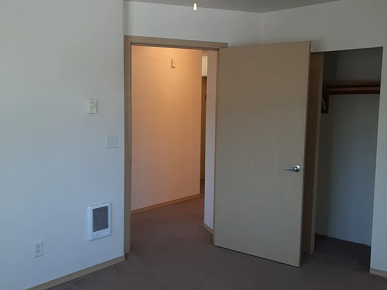 Boulder Creek Apartments — Photo 41