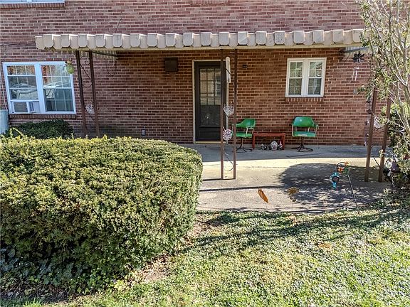 4th image of 5016 Woodbine Ave