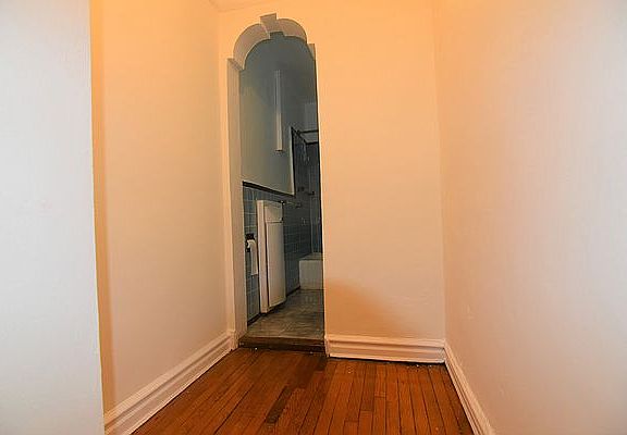 4th image of 2340 Ocean Ave #4