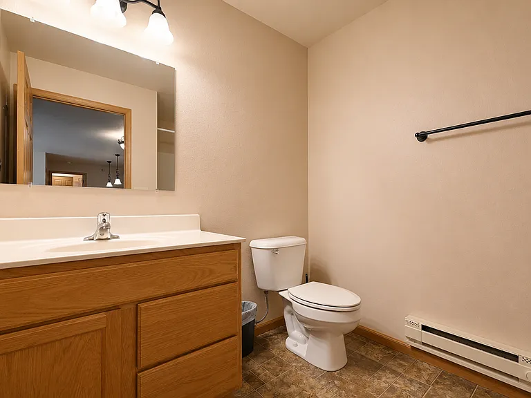 Berry Pointe Luxury Apartments — Photo 58