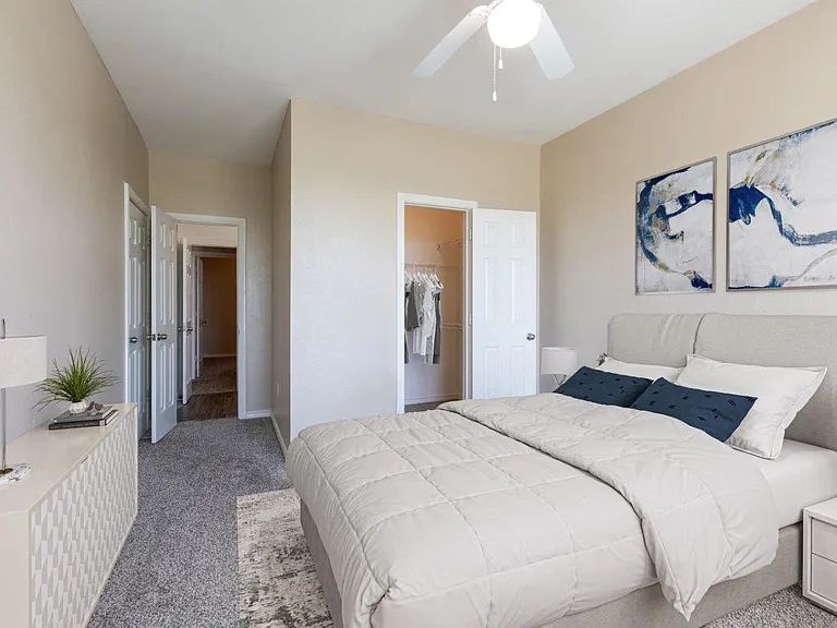 Villa Du Lac Apartment Homes — Photo 8