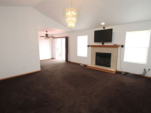 3rd image of 635 Chisholm Trl