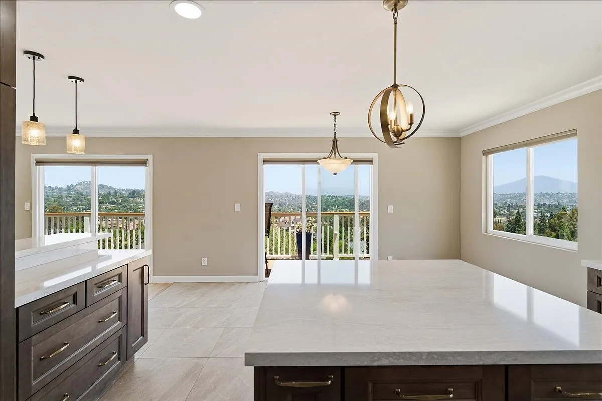 3 bed, 1550 sqft, $4,495 — Photo 4
