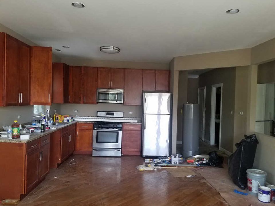 2nd image of 5325 W Potomac Ave