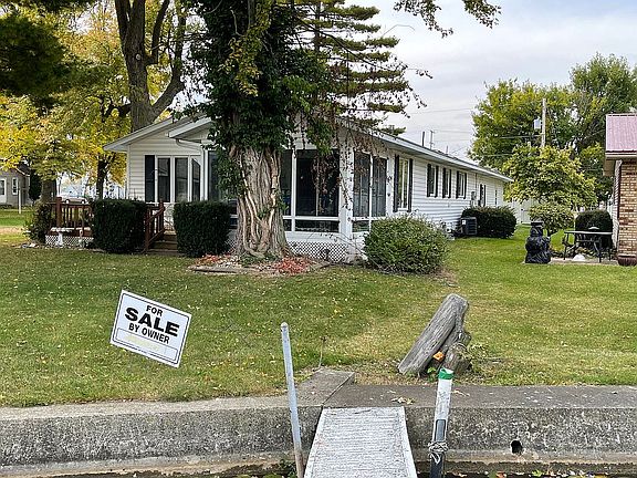 3rd image of 104 N Medusa Ct