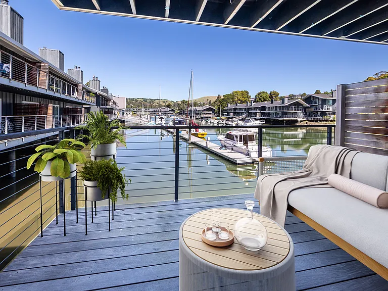 The Cove at Tiburon — Photo 14