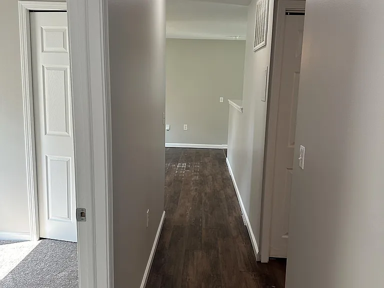 1030 N Maple Rd — Photo 8