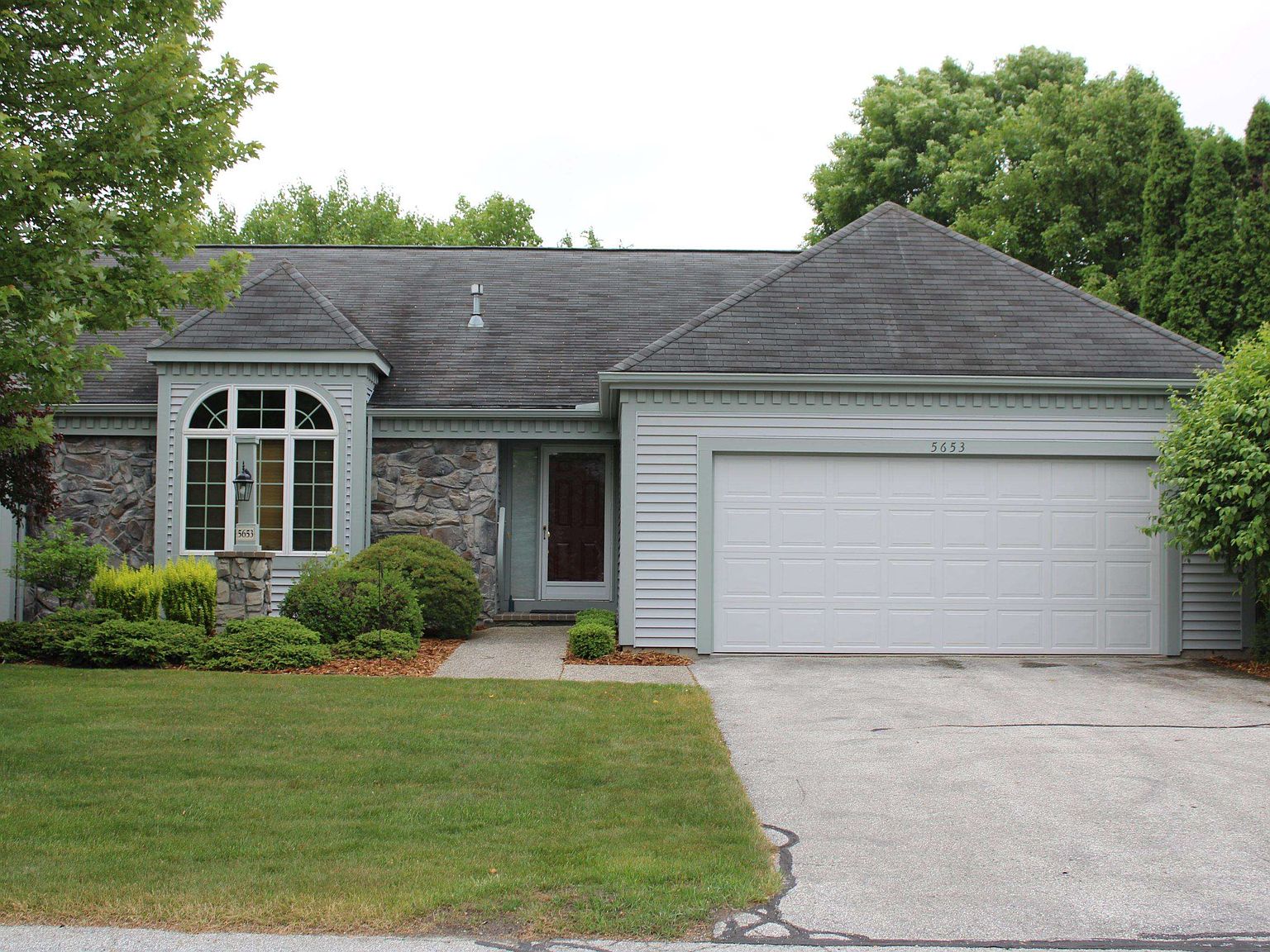 5653 Cortland Cir, Bay City, MI 48706 Zillow
